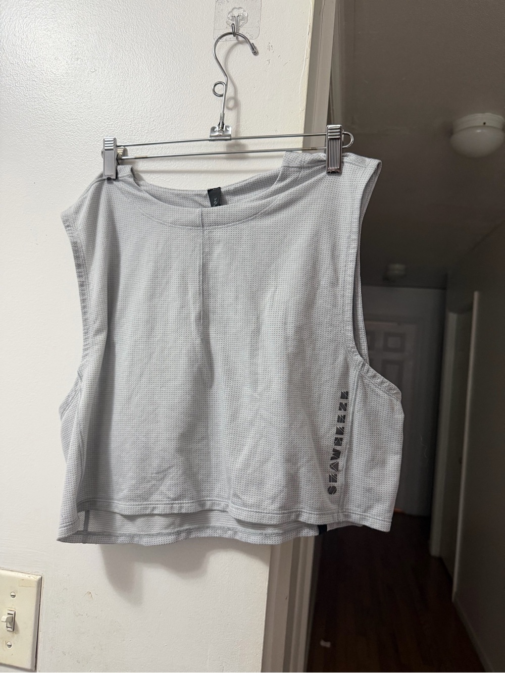 lululemon athletica Light Gray Sleeveless Cropped Tank